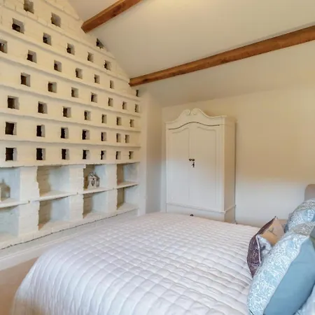 1 Bed In Oc-b31067 *