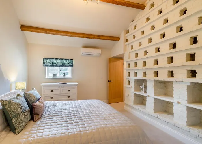 1 Bed In Leeds Oc-B31067 Holiday home *